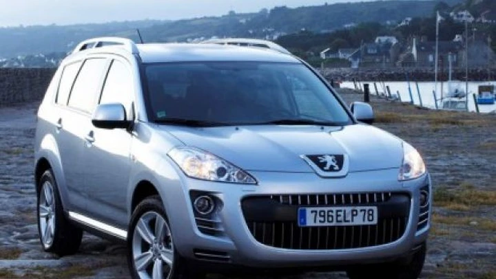 Salone di Francoforte: Peugeot presenta la 4007 con cambio a doppia frizione DCS6