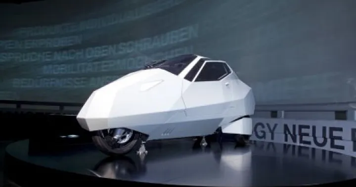 BMW Simple Concept: tre ruote di tecnologia