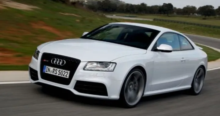Audi RS5: il motore 4.2 V8 sviluppa 422 CV reali e non 450