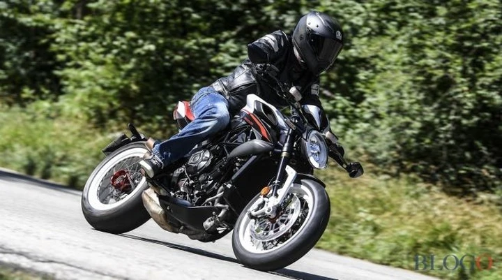 MV Agusta Dragster 800 RR MY 2019: primo contatto
