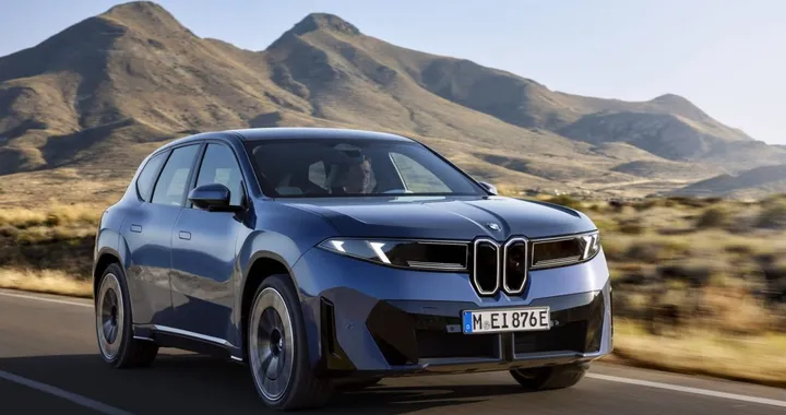 BMW iX3 40 debutta in estate, fino a 637 km di autonomia
