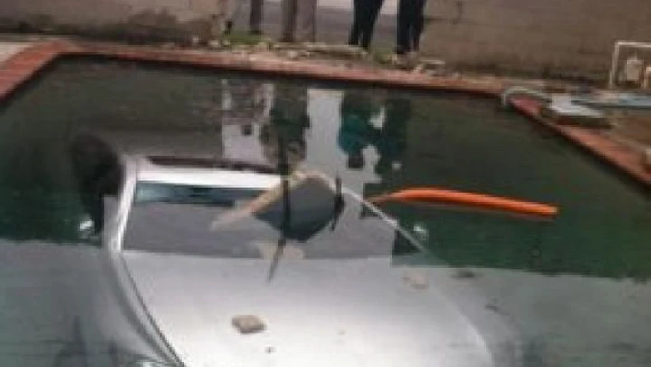 Curiosità: l'arte del parcheggio nell'acqua interpretata in California ed in Cina...