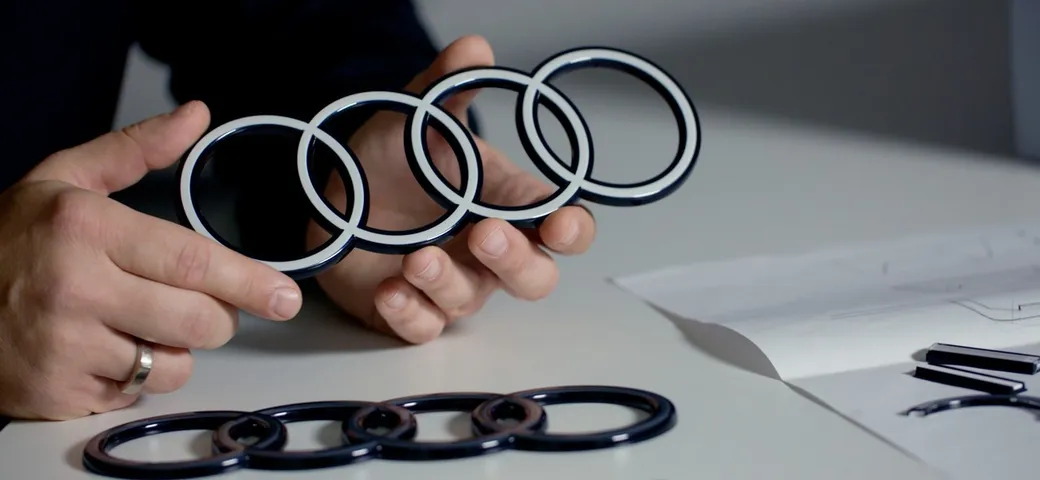 Nuovo logo Audi 2022: ecco le sue caratteristiche