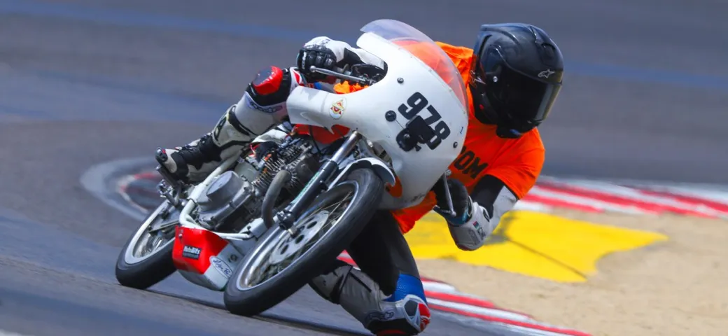Dai box alla leggenda: la Honda CB175 del 1965 cerca un nuovo pilota