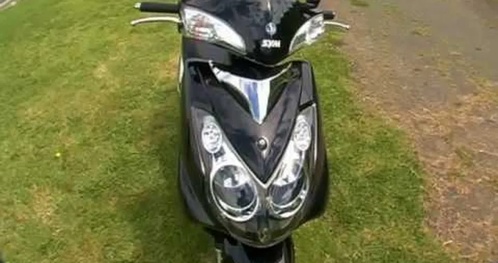 Mid Size Scooter Battle (thescooterreview.com)