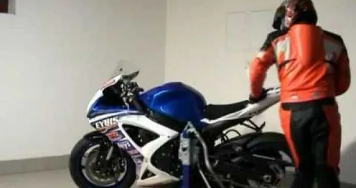 Carrello elevatore alza moto Ekotez