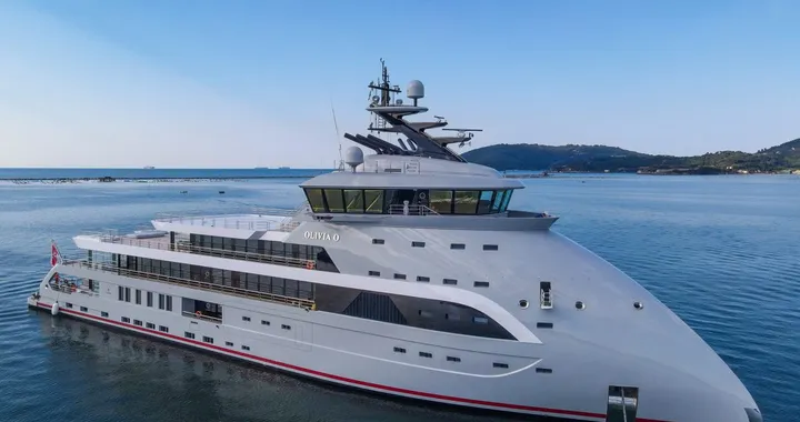 Da 89 metri e con eliporto, Olivia O è uno degli explorer yacht più esclusivi al mondo