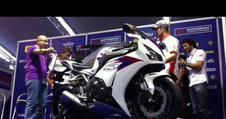 Honda CBR1000RR FIreblade 2012: presentazione /video