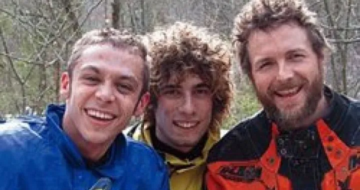 Rossi intervistato da Jovanotti: "Ferrari nel cuore. Stoner? Un titolo pari, nel 2009 la bella"