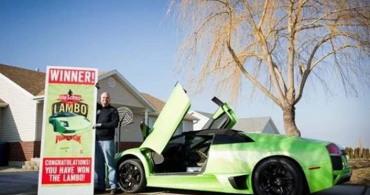 Vince una Lamborghini, fa un incidente e cerca di venderla a Jay Leno