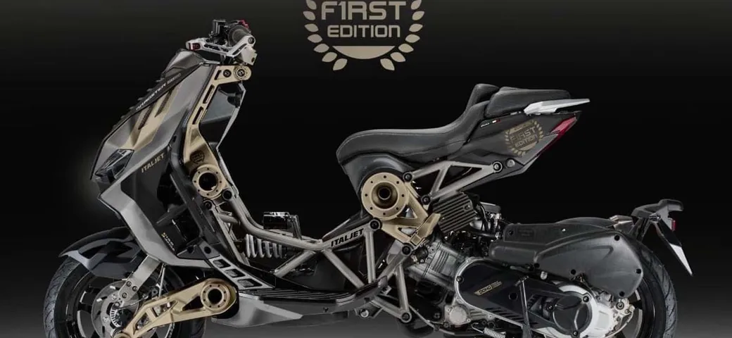 Italjet Dragster First Edition: una colorazione particolare per il Giappone