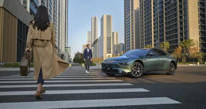 Volkswagen e XPeng, via libera ai test di guida autonoma in Cina: due strategie diverse