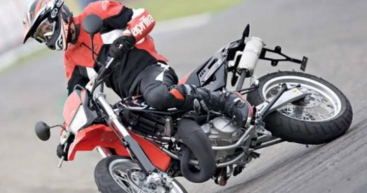 Arrivano le nuove Aprilia Sx e RX 125: per sedicenni Pro