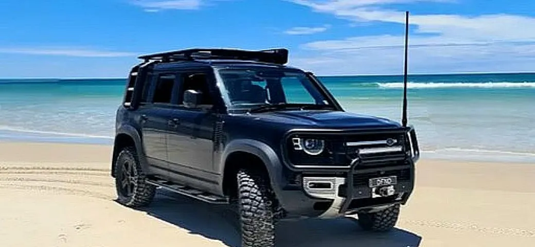 La Land Rover Defender in tenuta d'avventura