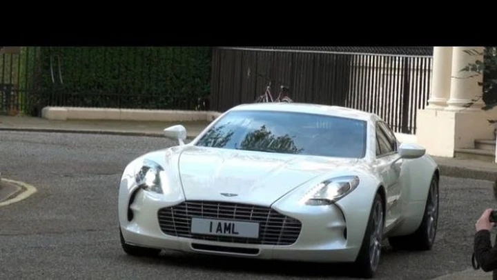 Aston Martin One-77: prime foto e video su strada