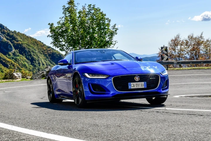 Jaguar F-Type 2.0 R-Dynamic: la prova su strada