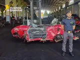 Avevano trasformato una coupé giapponese in una Ferrari: sequestrata e demolita