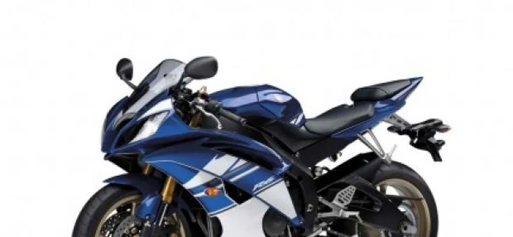 Yamaha YZF-R6 2010: Più coppia ai medi regimi