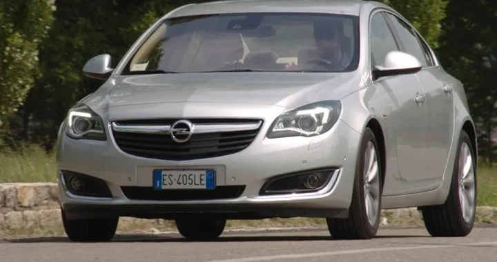 Opel Insignia 2.0 CDTI: prova su strada e listino prezzi