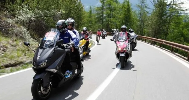 Ben Spies conquista lo Stelvio con il TMAX Club ASD