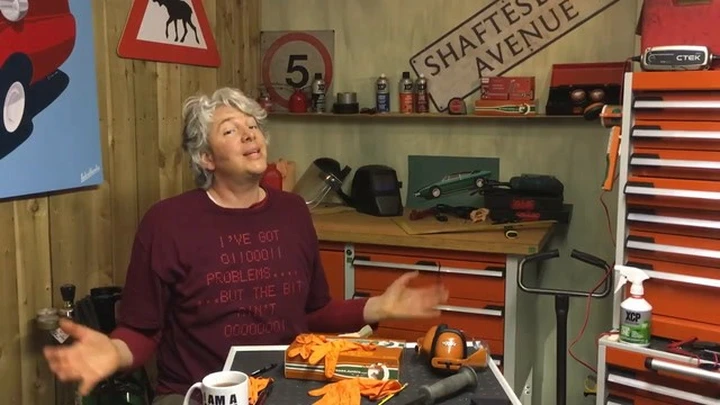 Edd China lascia Affari a quattro ruote: il video