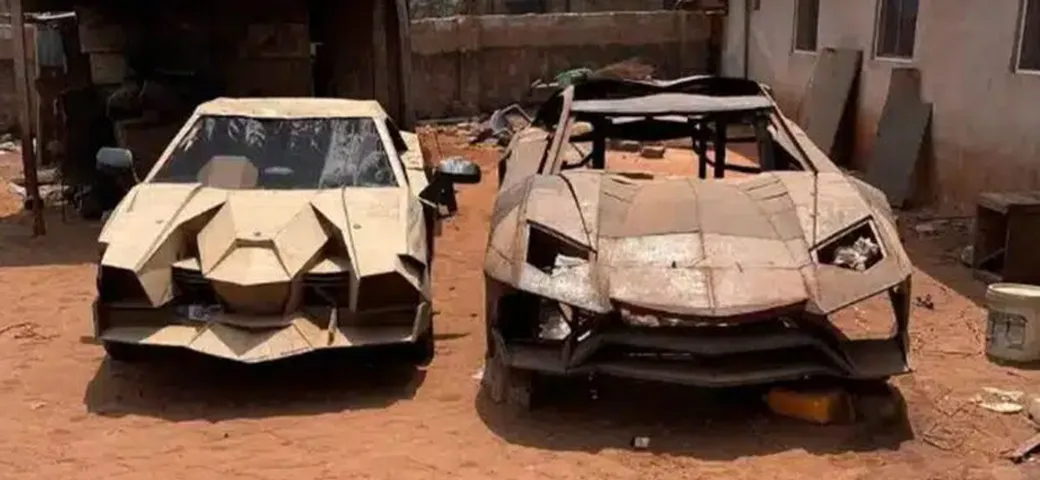 Un nigeriano crea una replica di Lamborghini con un cumulo di rottami
