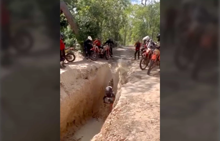 video-enduro-fango-incidente