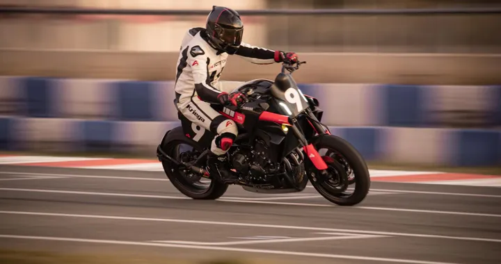 Yamaha: dal programma Yard Built ecco XR9 Carbona by Bottpower