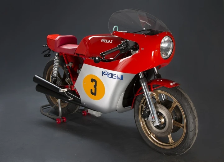 Magni Filo Rosso