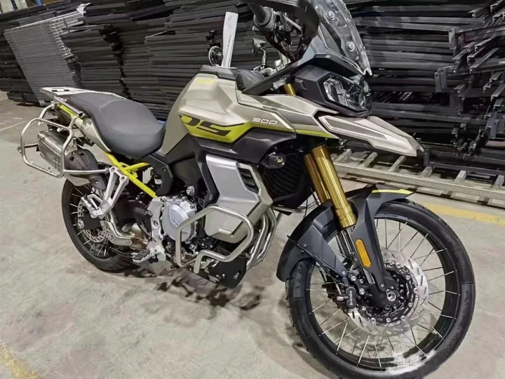Voge 900DS: le prime foto spia