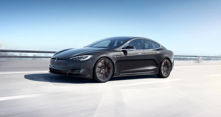 Auto elettriche, Tesla: cambiare il motore costa 8.000 dollari