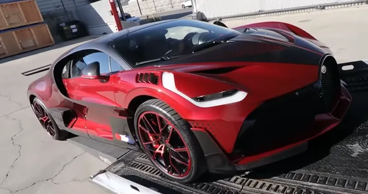 Bugatti Divo: la vernice da (quasi) 1 milione di euro