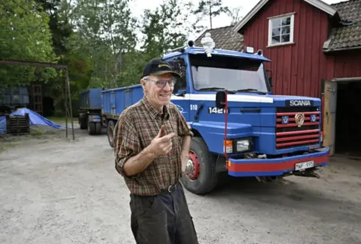 Ha quasi 40 anni ma continua a lavorare, lo straordinario Scania T142 di Knappen