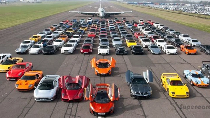 Le 150 supercar del raduno SCD: ecco i video e le foto