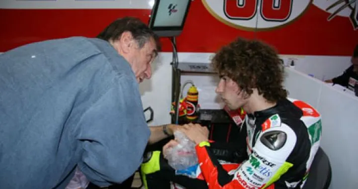 Dov’è Simoncelli? Lo può trovare al reparto surgelati