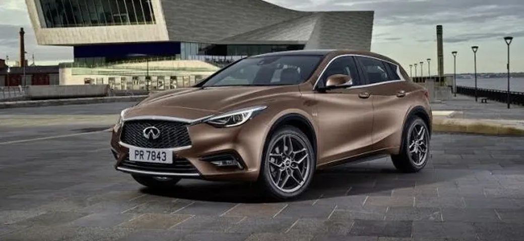 Infiniti Q30