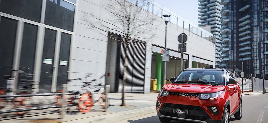 Mahindra Kuv100: primo contatto