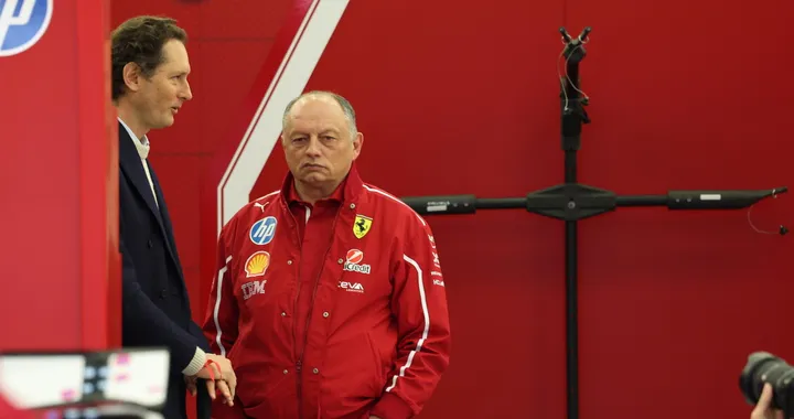 Elkann ai box della Ferrari in Ungheria: voglia di vincere