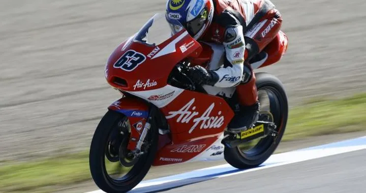 Moto3, Sepang: Malesia in festa, prima pole per Khairuddin