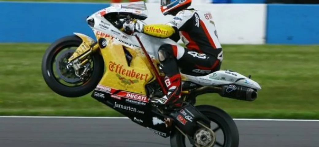 SBK, Donington Park: Kuba Smrz domina anche le Q2