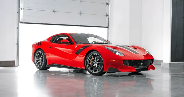 Ferrari F12 tdf: all'asta uno splendido esemplare personalizzato