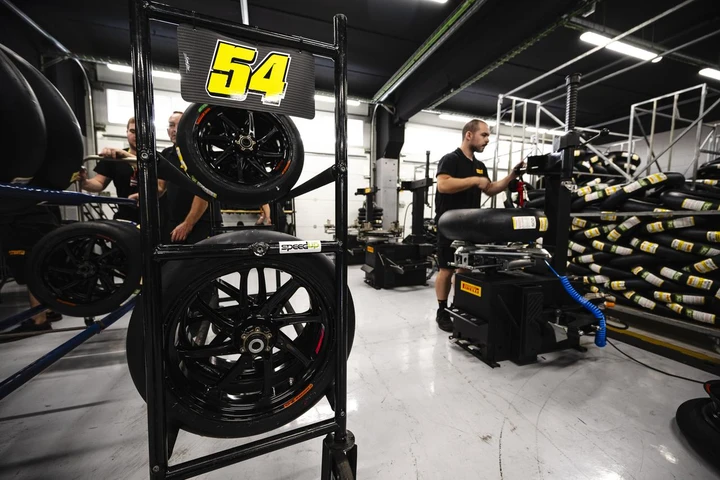 Pirelli test pneumatici Moto2 Moto3