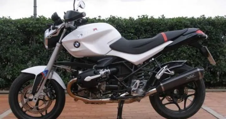 BMW  R 1200R Special white