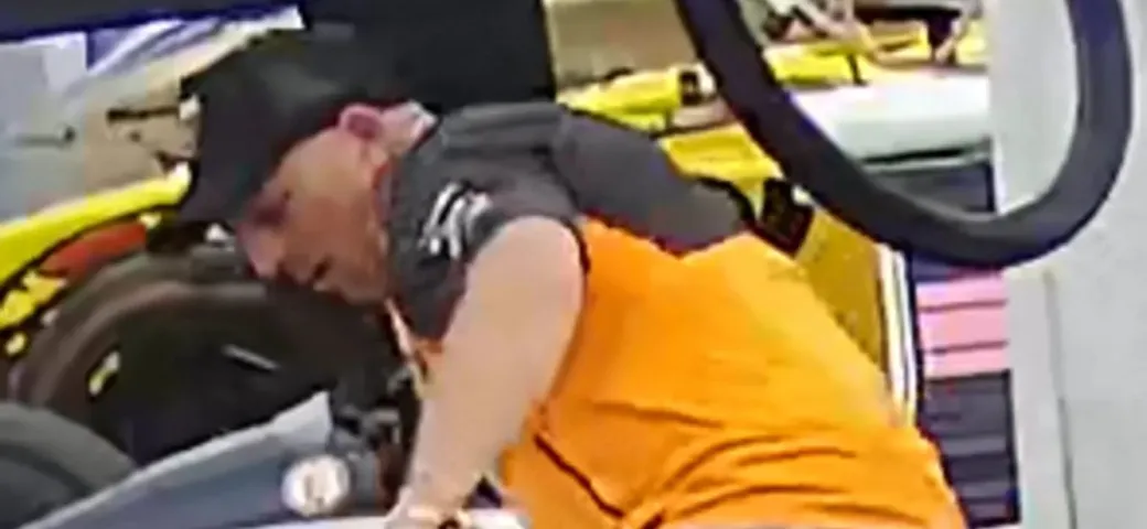 Lo youtuber Angryginge arrestato per vandalismo su una F1