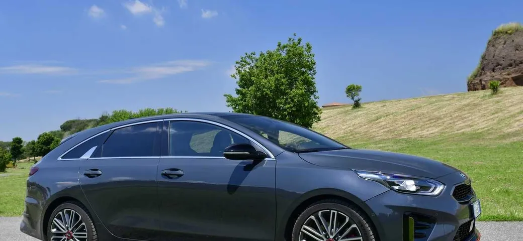 Kia Proceed GT: prova su strada della shooting brake coreana