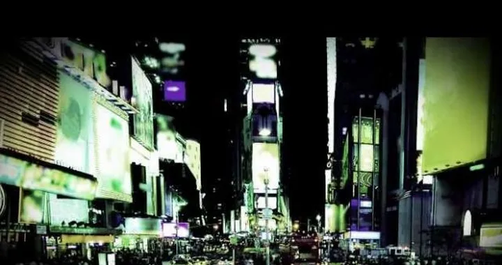 Kawasaki colora di verde Times Square per lanciare le nuove Ninja