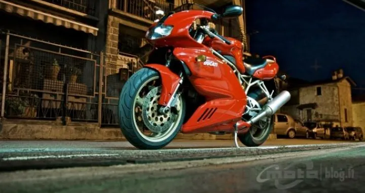 Foto del giorno: Ducati SS in una sera d'estate