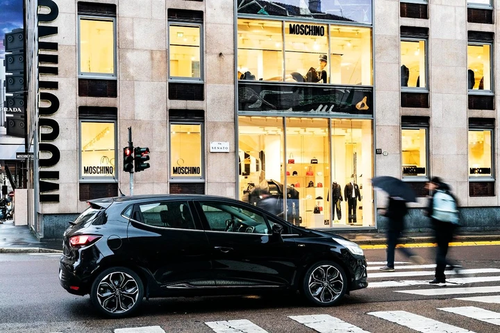 Renault Clio Moschino, glam e tecnologia