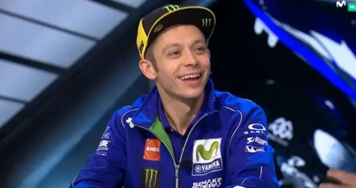 Rossi su Viñales: "Ha vinto con le due tempi, è vecchio anche lui!"