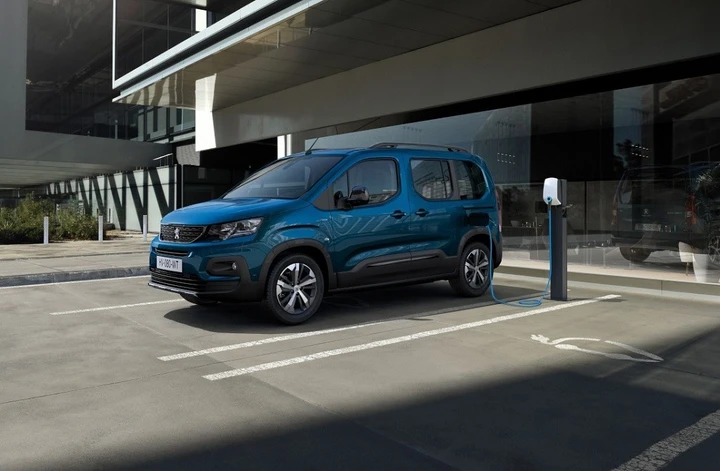 Peugeot e-Rifter: versioni, equipaggiamenti, autonomia